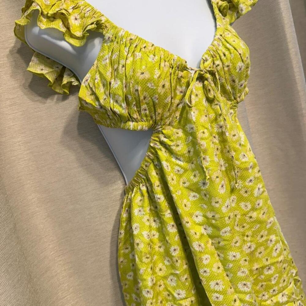 NWOT Sky to Moon size M FLORAL GREEN cutout dress ruffle sleeves tie & low back